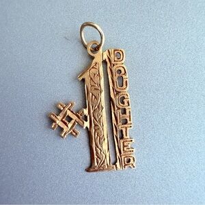 Vintage 14k Yellow Gold #1 Daughter Diamond Cut Etched Charm Pendant 4 N…